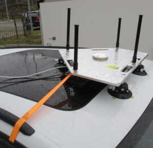 iDMN-OHS: Dynamic Mesh Communication Network - Object Mounted HotSpot, mounted on car's roof