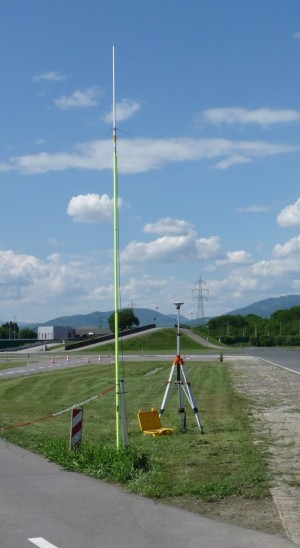 iREF-GNSS-BASIC: RTK GNSS Reference Station with GNSS antenna and VHF antenna mast